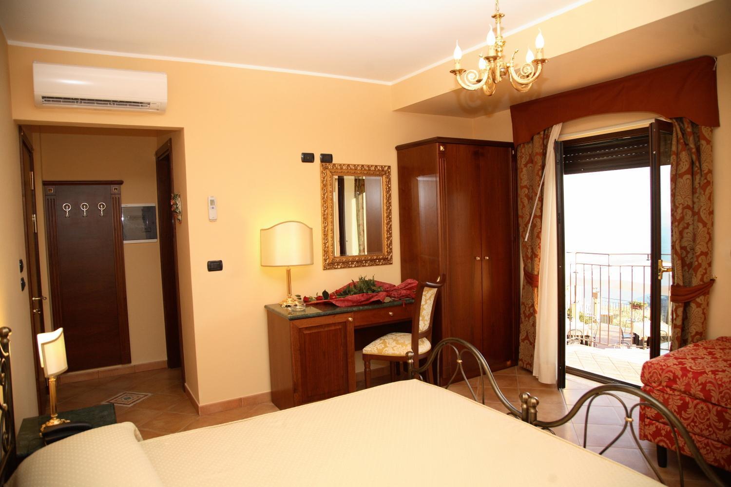 Agostiniana Hotel Санта Тереза ди Рива Екстериор снимка