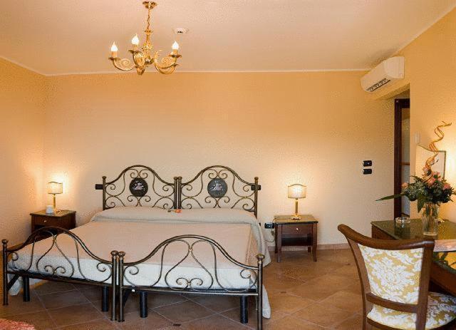 Agostiniana Hotel Санта Тереза ди Рива Екстериор снимка